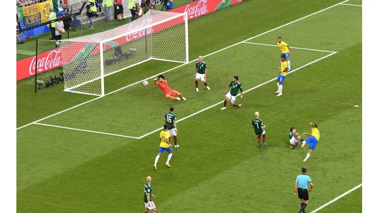 Memo Ochoa se la volvió a sacar a Coutinho.