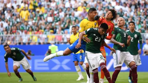 Atajada de Memo Ochoa ante Gabriel Jesús