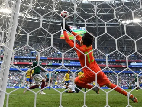 ¡Para un poco! Memo Ochoa mantiene con vida a México