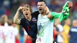 Modric y Subasic luego de la clasificación.