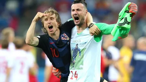 Modric y Subasic luego de la clasificación.