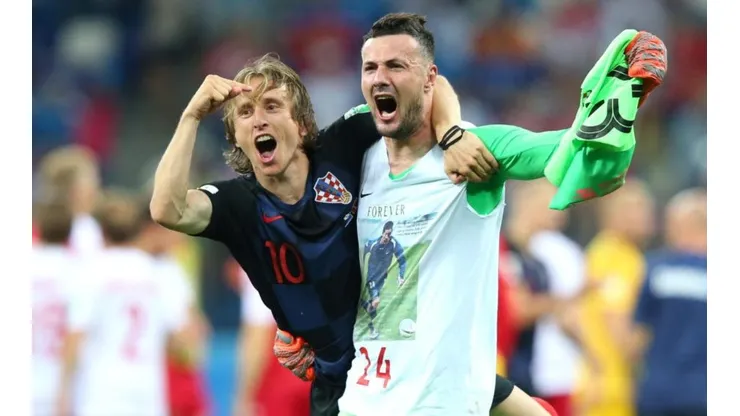Modric y Subasic luego de la clasificación.