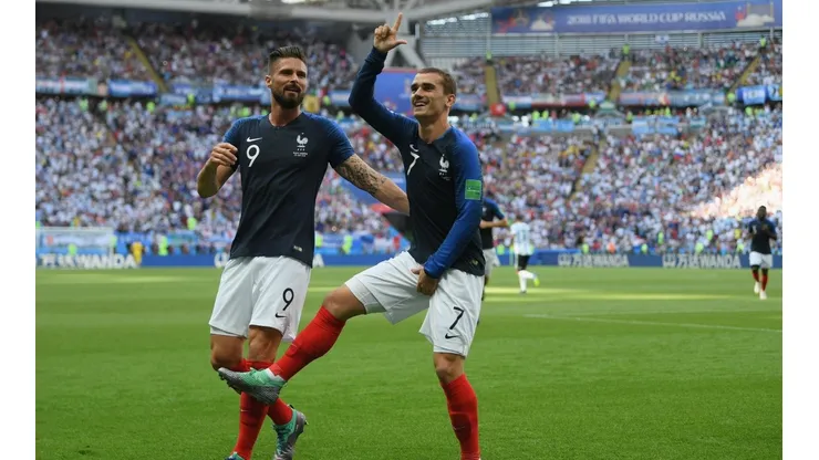 Griezmann: "Si todavía estoy en el Atlético, es por Godín"