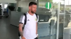 Video: Messi, para nada contento, ya está en Barcelona