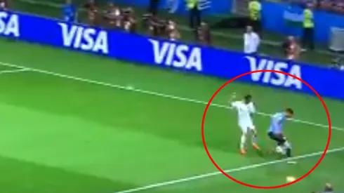 Foto de Rodrigo Bentnacur con la Selección Uruguay.