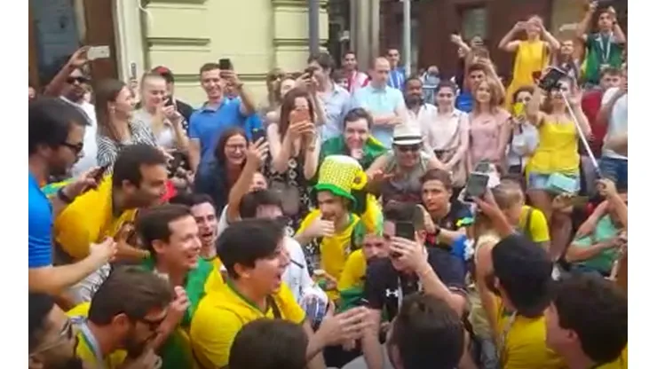 Foto de los brasileros burlándose de argentinos