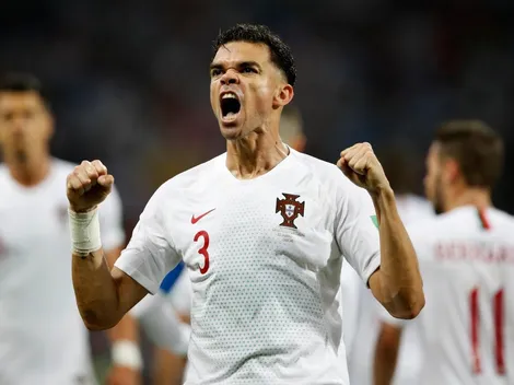Pepe, de cabeza, estampa el empate para Portugal vs Uruguay
