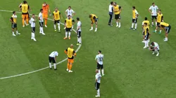 SIN NADA. Los jugadores de la Selección Argentina tras el partido contra Francia (Foto: Getty).