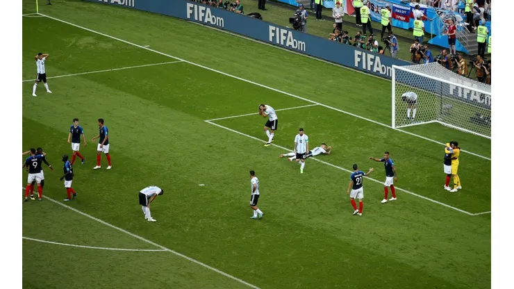 SIN NADA. La reacción de los jugadores de Argentina tras perder ante Francia (Foto: Getty).