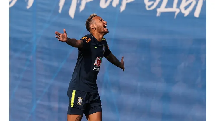 TODO RISAS. Neymar durante el entrenamiento de la Selección de Brasil (Foto: Getty).