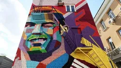 CASA DE CRISTIANO. El mural que se exhibe en un edificio de Kazán durante el Mundial.
