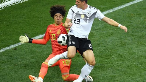 Ochoa recibió 4 goles en la fase de grupos.