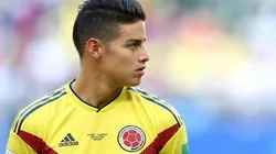James Rodríguez posa con la camiseta de Colombia