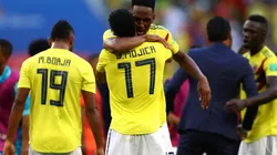 ABRAZO CAFETERO. La felicidad de Yerry Mina después del triunfo de Colombia (Foto: Getty).