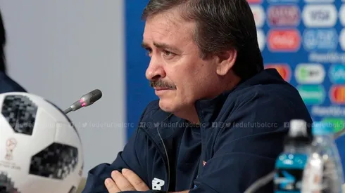 El seleccionador afirmó que regresará al país a reunirse con su familia