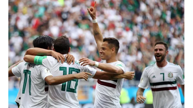 Los jugadores de México festejando un gol