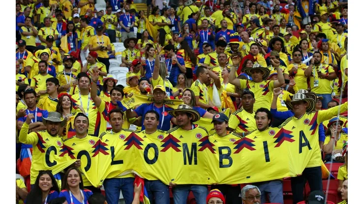 La hinchada colombiana alentando a su equipo en Rusia. (Foto: Getty)