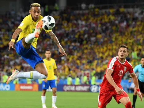 Neymar bajó una pelota con un taco en modo dios