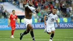 Kendall Waston celebra la conquista de Costa Rica.
