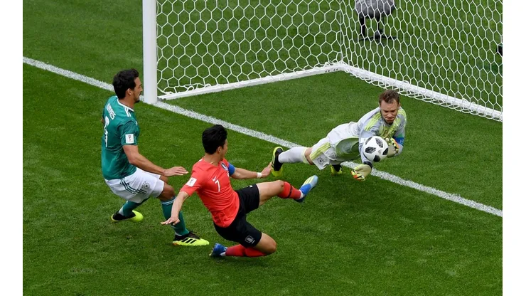 El error de Neuer, seguido de una gran atajada