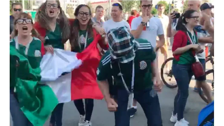 ¡El Chavo del 8 y la Chilindrina no quisieron perderse el juego ante Suecia!