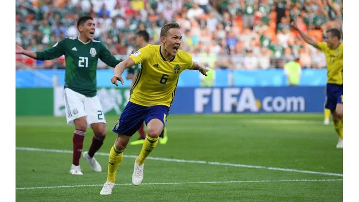 Suecia goleó 3-0 a México.