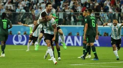 CELEBRA ROJO Y MESSI. El agónico gol de Argentina ante Nigeria (Foto: Getty).