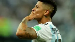 Marcos Rojo celebra su gol