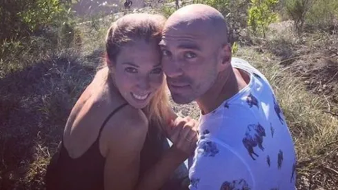 Wilfredo Caballero junto a su esposa.