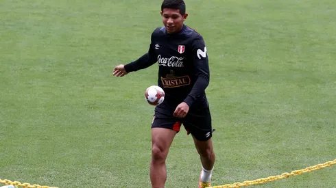 Edison Flores recalcó su deseo de que Ricardo Gareca siga siendo el técnico. (Foto: Getty)