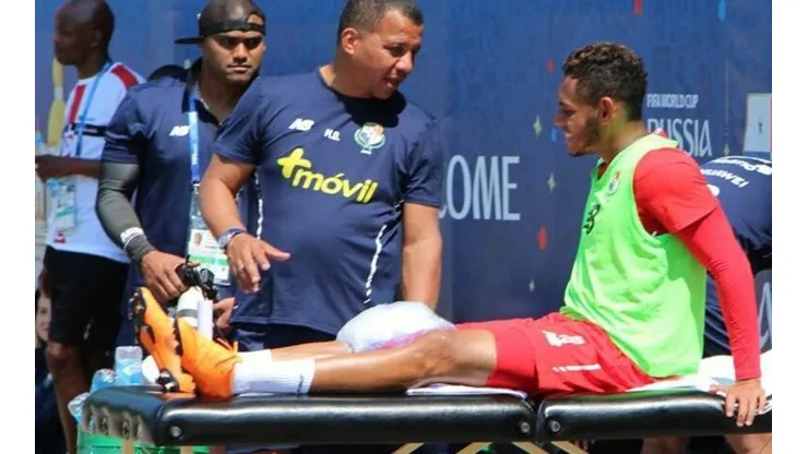 La joya del ataque canalero fue revisada de inmediato por el médico de la selección