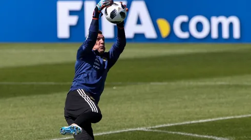 Armani fue ovacionado por toda la hinchada