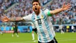 APARECIÓ EL DIEZ. Messi celebra con los brazos abiertos el 1-0 de Argentina contra Nigeria.