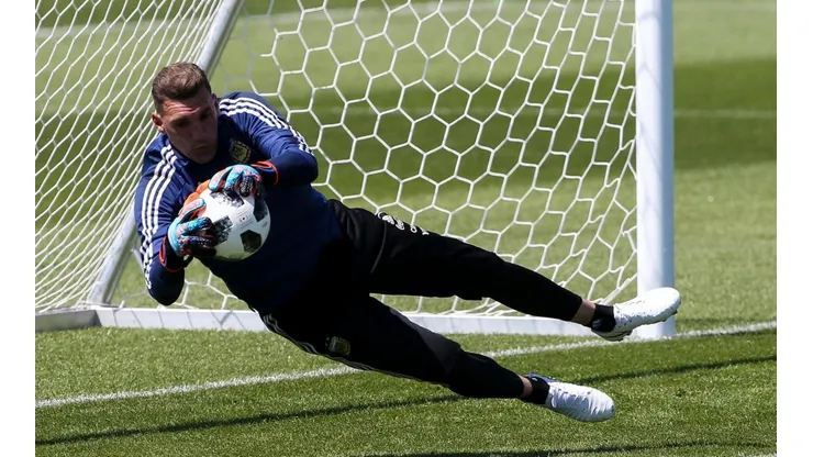 Armani atajando en un entrenamiento de Argentina