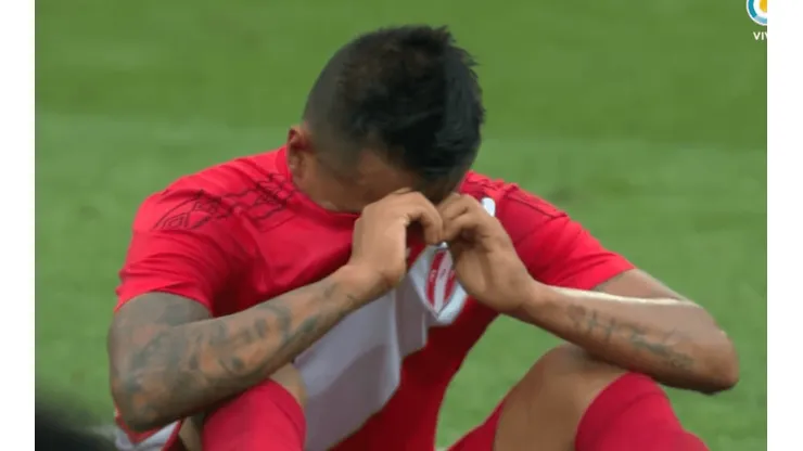 Cristian Cueva no pudo ocultar sus lágrimas luego del partido.