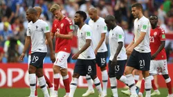 Foto de los jugadores de Francia y Dinamarca en el Mundial de Rusia.