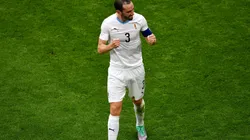 A Godín le quieren sacar boleto de Rusia a Inglaterra