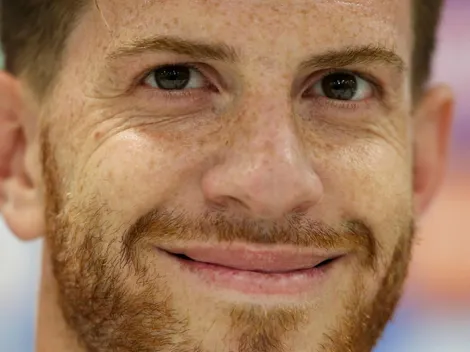 Ansaldi, como loco junto a los hinchas argentinos