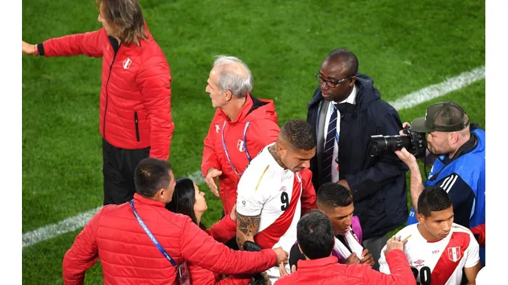 Antes del duelo contra Australia, Guerrero le pidió a Gareca que se quede en Perú tras el Mundial