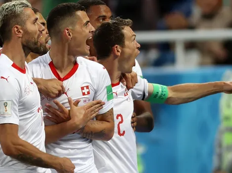 FIFA sancionó a tres futbolistas suizos y a la Federación de Serbia