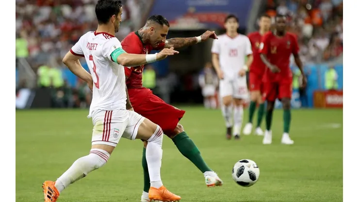Foto de Quaresma festejando su gol con Portugal.