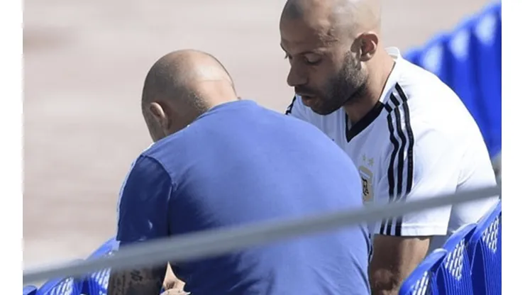 Mascherano subió una foto con Sampaoli y pidió apoyo para la final vs Nigeria