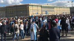 Los argentinos alientan y confían en poder clasificar a octavos.
