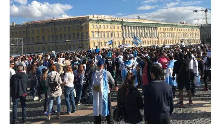 Los argentinos alientan y confían en poder clasificar a octavos.