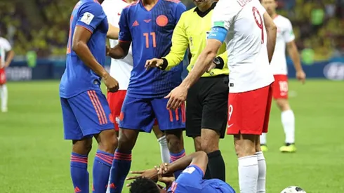 El pisotón de Lewandowski que hizo a Yerry Mina revolcarse de dolor