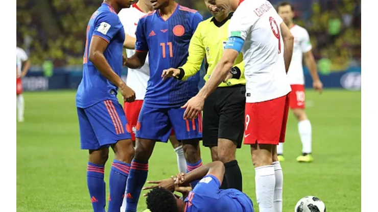 El pisotón de Lewandowski que hizo a Yerry Mina revolcarse de dolor