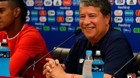 El seleccionador invitó al anterior cuerpo técnico panameño a la concentración en el Mundial
