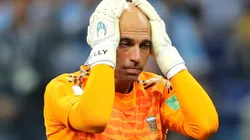 DOLOR DE CABEZA. La primera reacción de Wilfredo Caballero después de su error contra Croacia.
