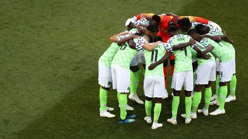 POR ELLOS Y ARGENTINA. La concentración de la Selección de Nigeria antes de enfrentar a Islandia (Foto: Getty).