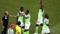 ARRIBA LAS ÁGUILAS. Toda Nigeria celebra el tanto ante Islandia para su primer triunfo en el Mundial (Foto: Getty).